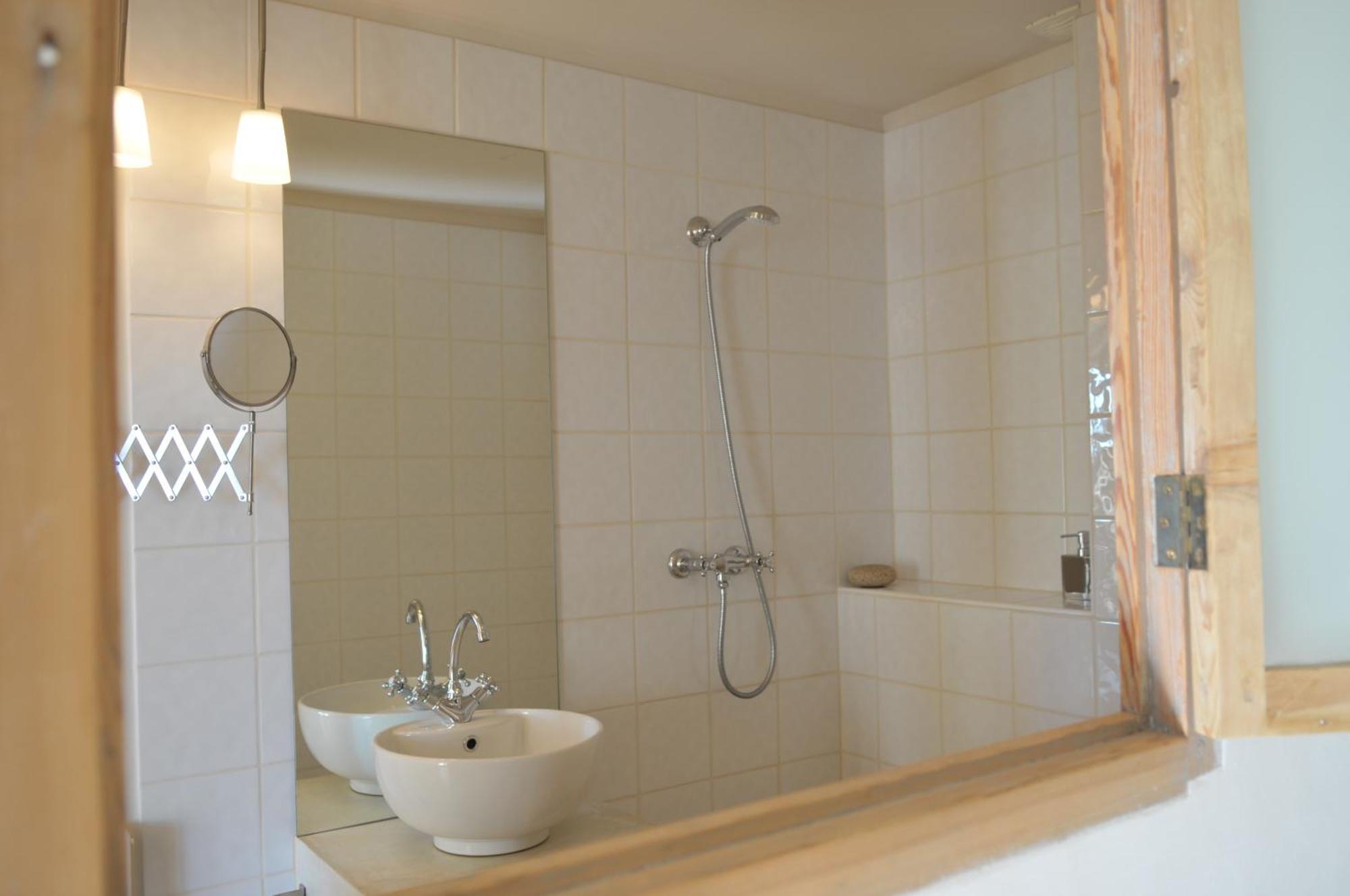 Songes Au Lit Du Fleuve Bed & Breakfast Cambes  ภายนอก รูปภาพ